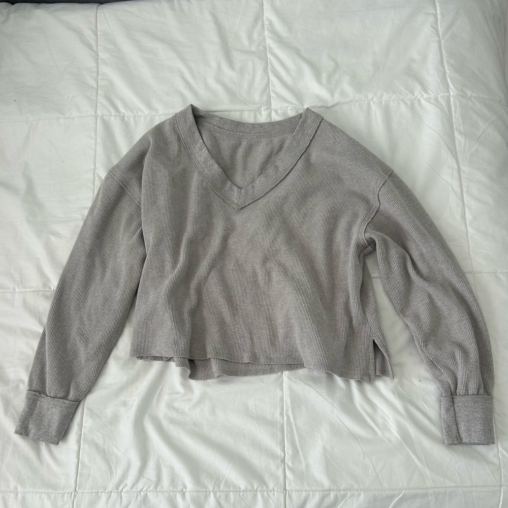 Gray V-Neck Long Sleeve Top